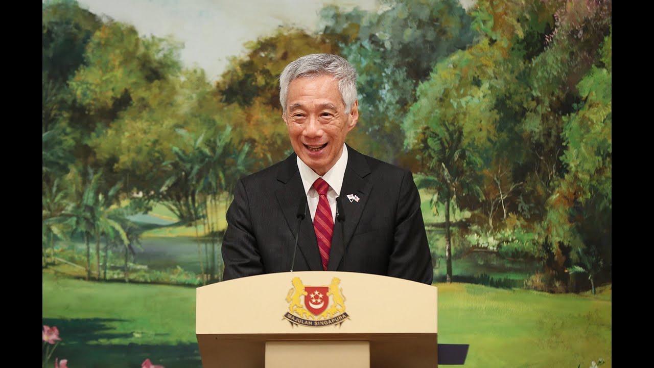 PM Lee Hsien Loong at the official lunch hosted in honour of Malaysian PM Anwar Ibrahim