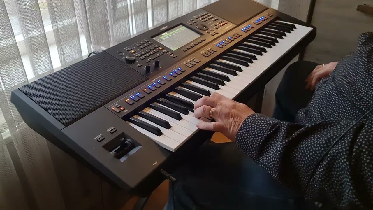 Earth and Fire - Weekend. Short version. Yamaha psr sx 700