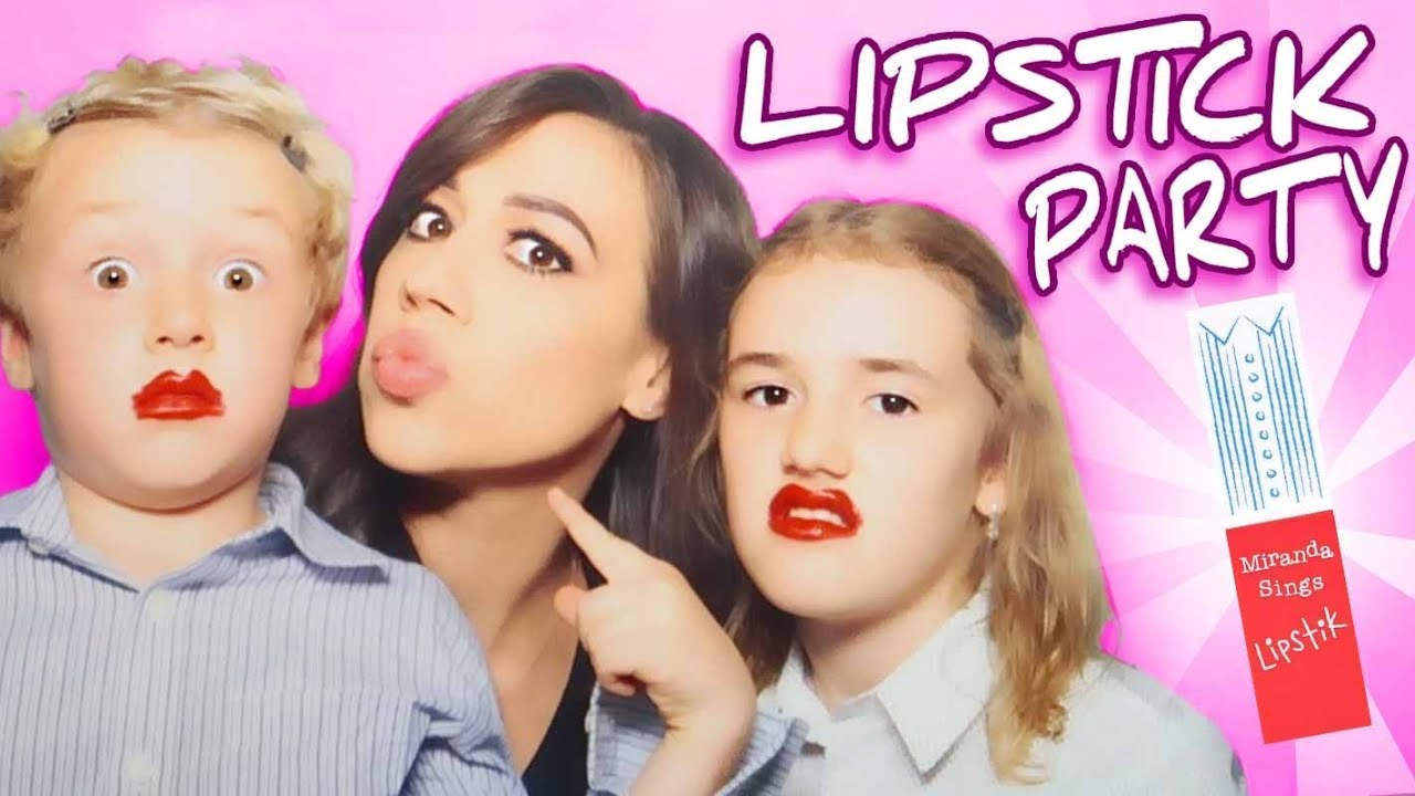 Costume Party! Halloween 2018 - Everyone is Miranda Sings 😂