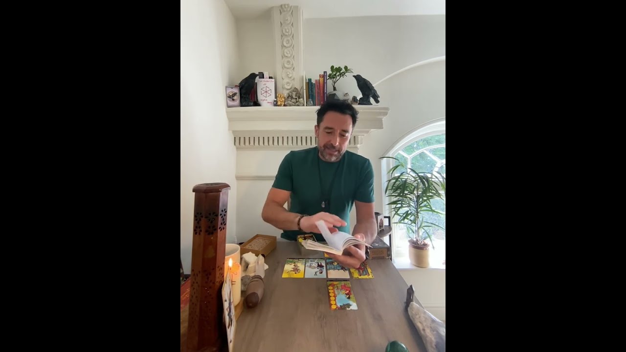Aquarius ♒️ A PATH OPENS UP OUT OF NOWHERE - DON'T LOOK BACK Tarot Reading August 2024
