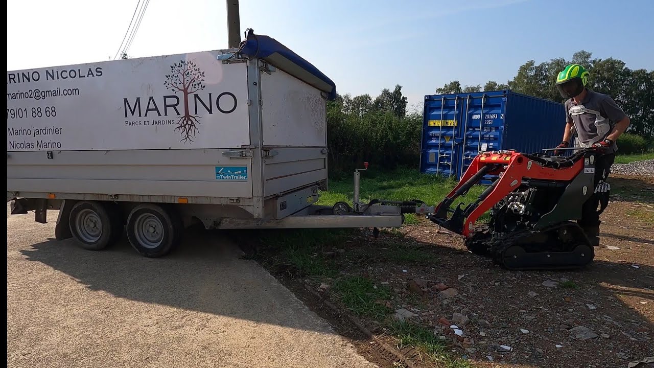 ABATTAGE D'UNE GROSSE HAIE , ROGNAGE / MICROBULL