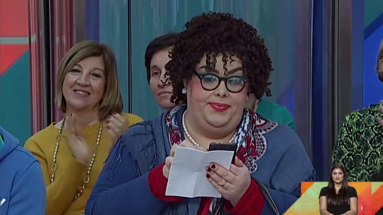Jacinta Lúcia entre anedotas e costuras