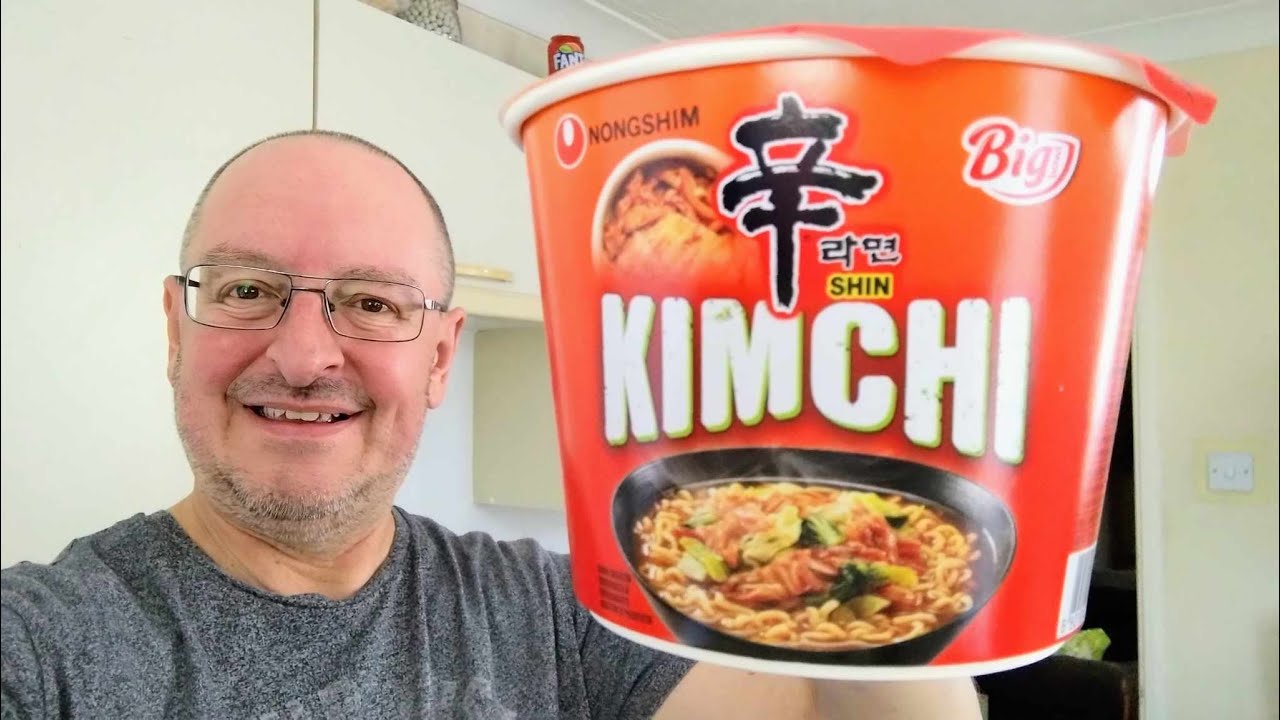 Nongshim Shin Kimchi Flavour Noodles ~ Food Review