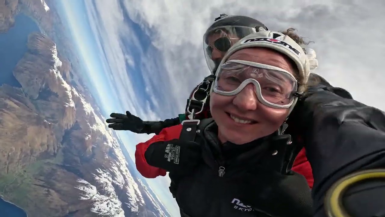 Chloe Skydive1