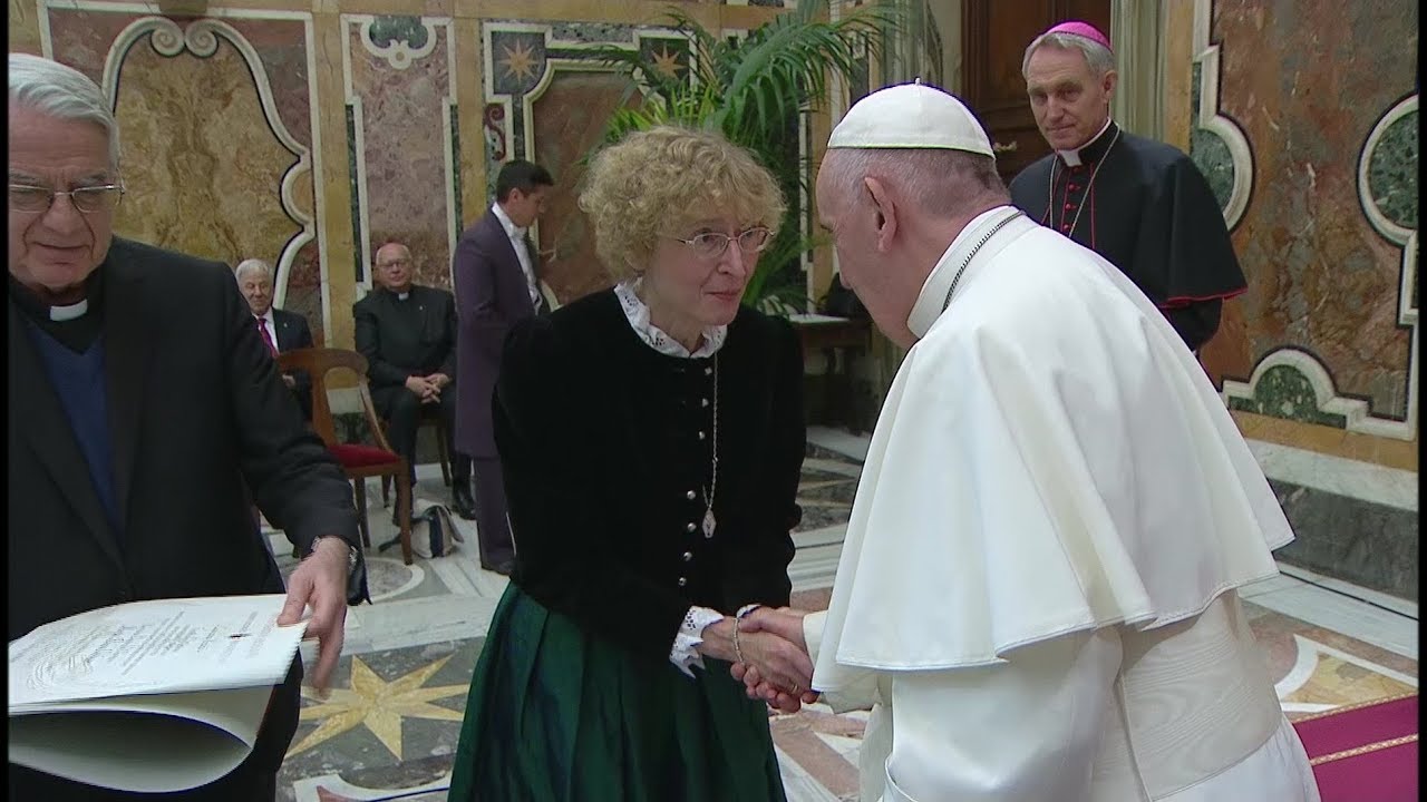 Pope presents Ratzinger Prize to Professor Marianne Schlosser and Architect Mario Botta