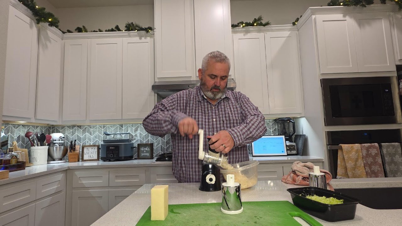REVIEW - Cheese Grater Hand Crank - Rotary Vegetable Shredder with Handle and Strong Suction Base