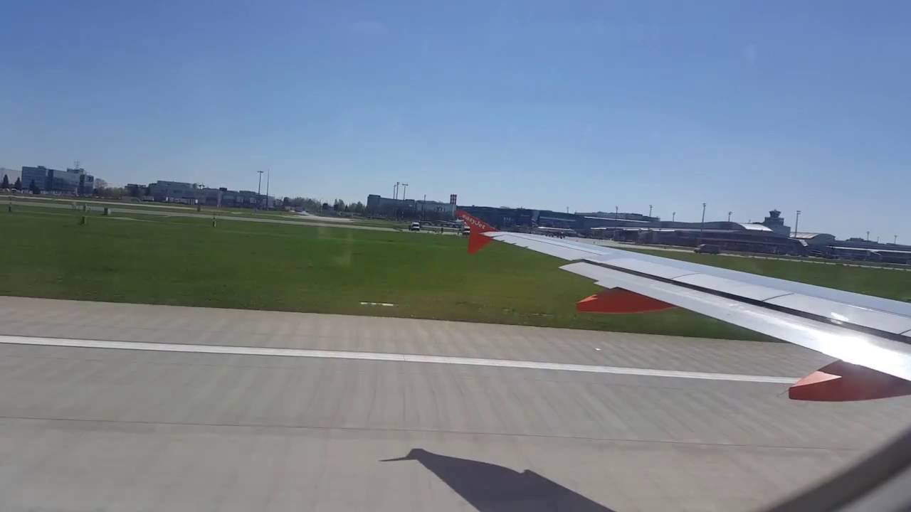 EasyJet A319-100 TakeOff V&aacute;clav Havel Airport Prague