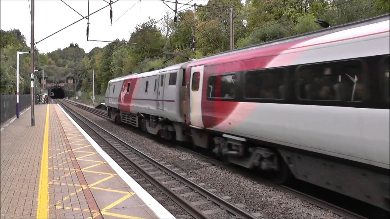 Trains at Welwyn North 10-10-15