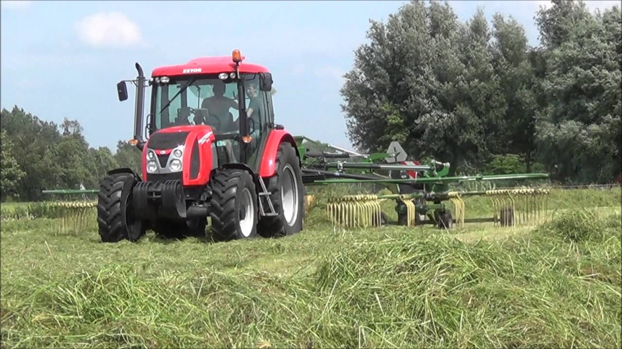 Zetor Proxima 65 Special met Krone demo hark van melkveehouderij J. Elshof
