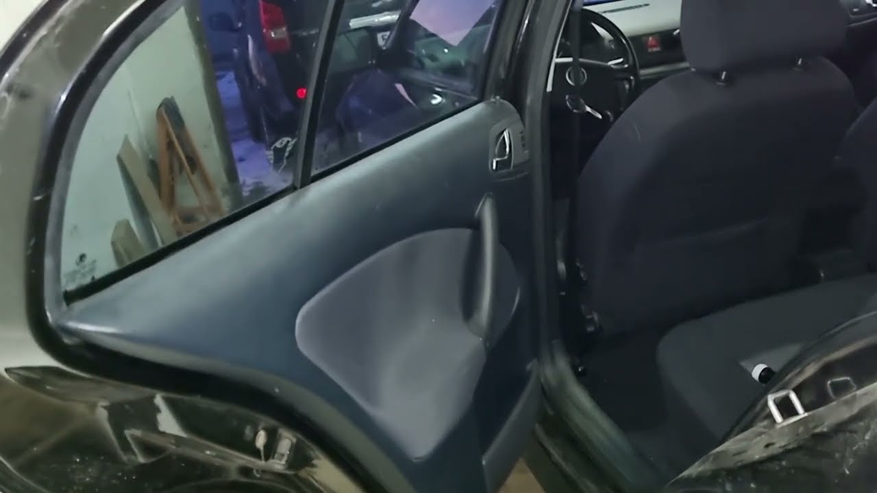 Škoda Octavia 1 - jak otevřít zaseklé dveře Octavia 1