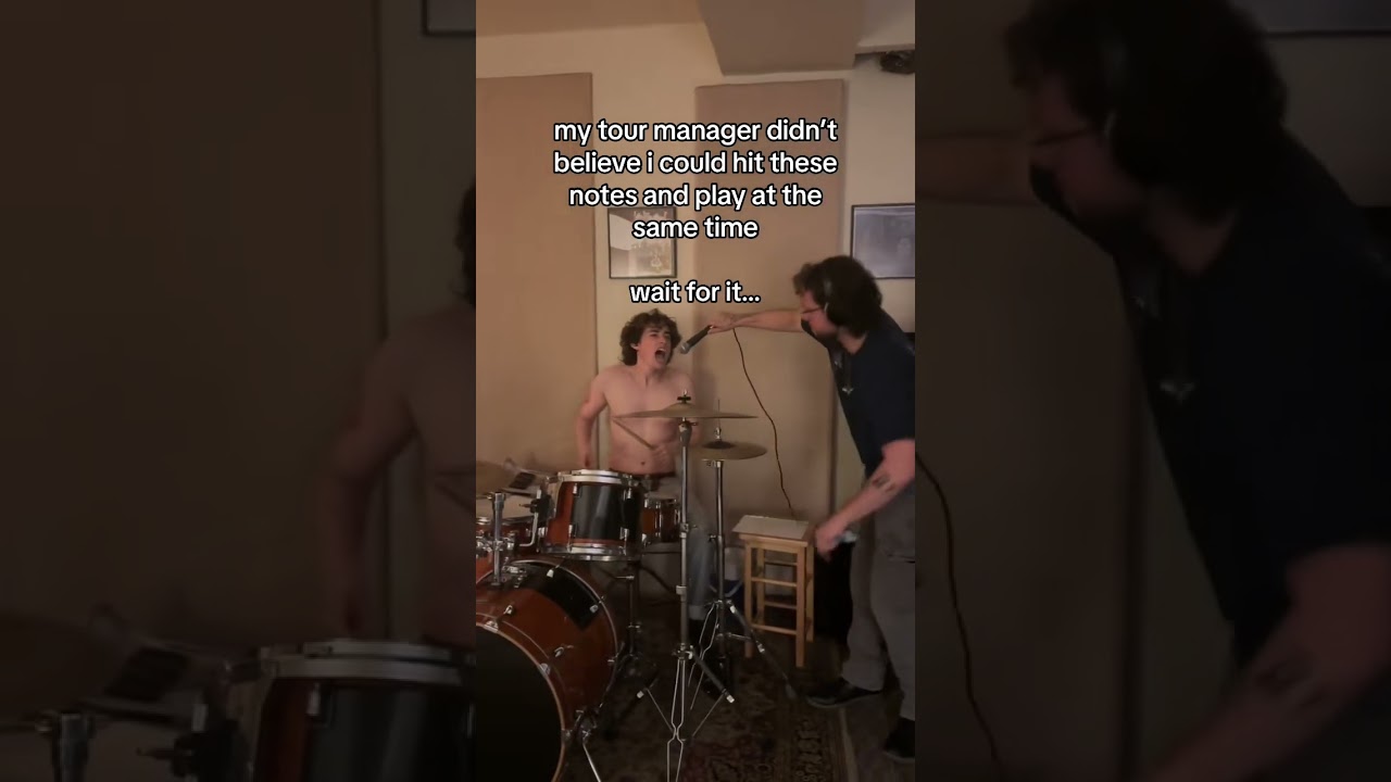 he couldn't believe it #thxsomch #postpunk #concert #punkshow