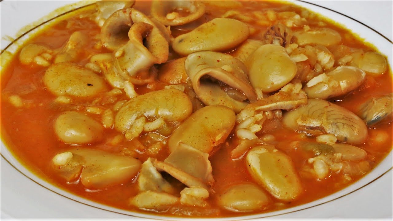 Guiso de alubias con calamares y arroz