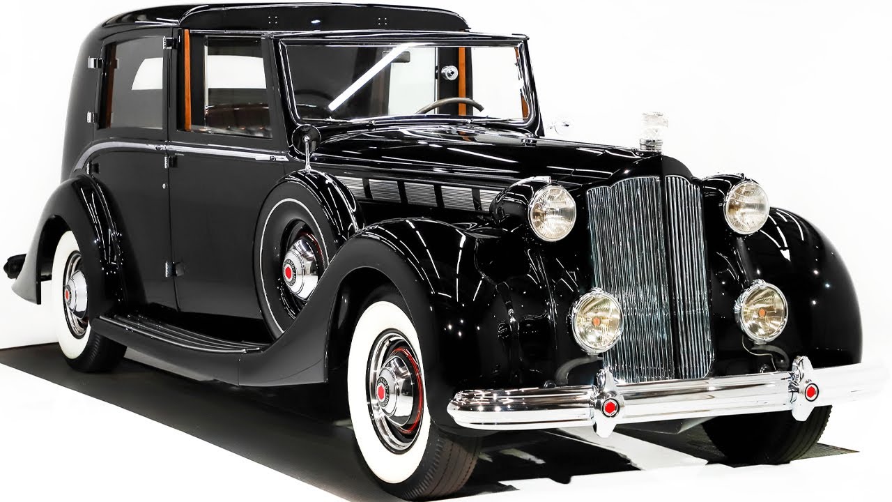 Packard Sedanca DeVille 1938 года продаётся в Volo Auto Museum (V20387)