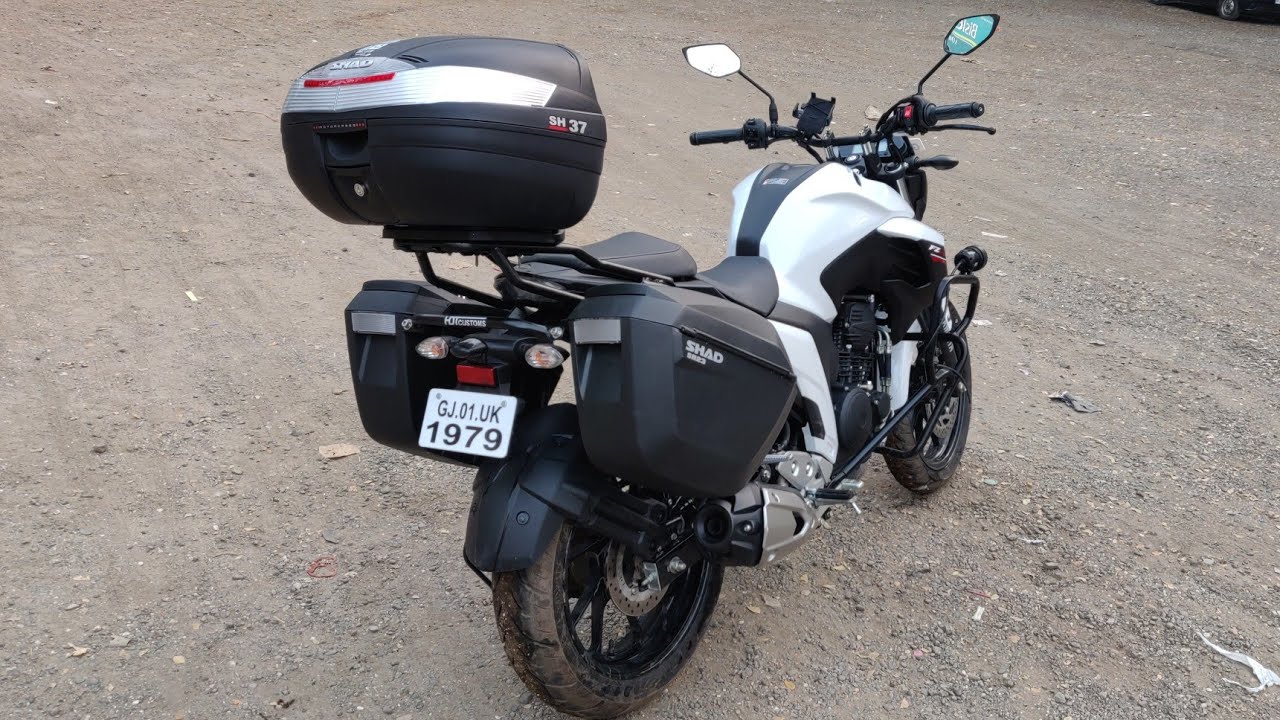 Yamaha FZ25  wit shad panniers and touring setup by HDTcustoms