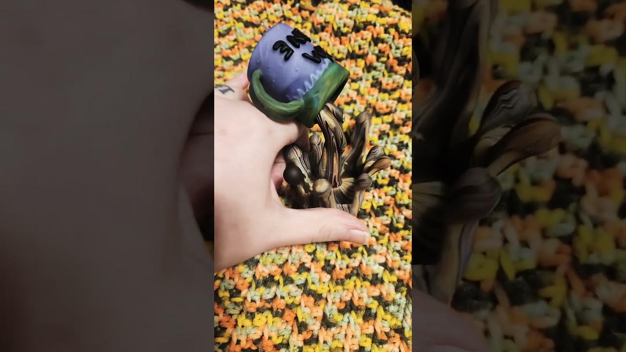 Custom Glass Art, handmade from Wazoo Glass #Glass #Heady #cannacrochet #coffee #yarn #ImFine