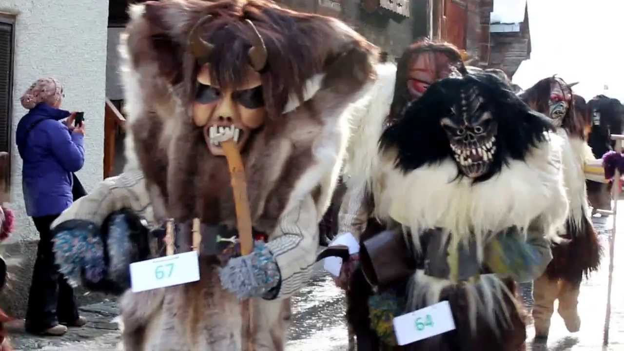 Tschäggätä-Fasnachtsgestalten aus dem Lötschental