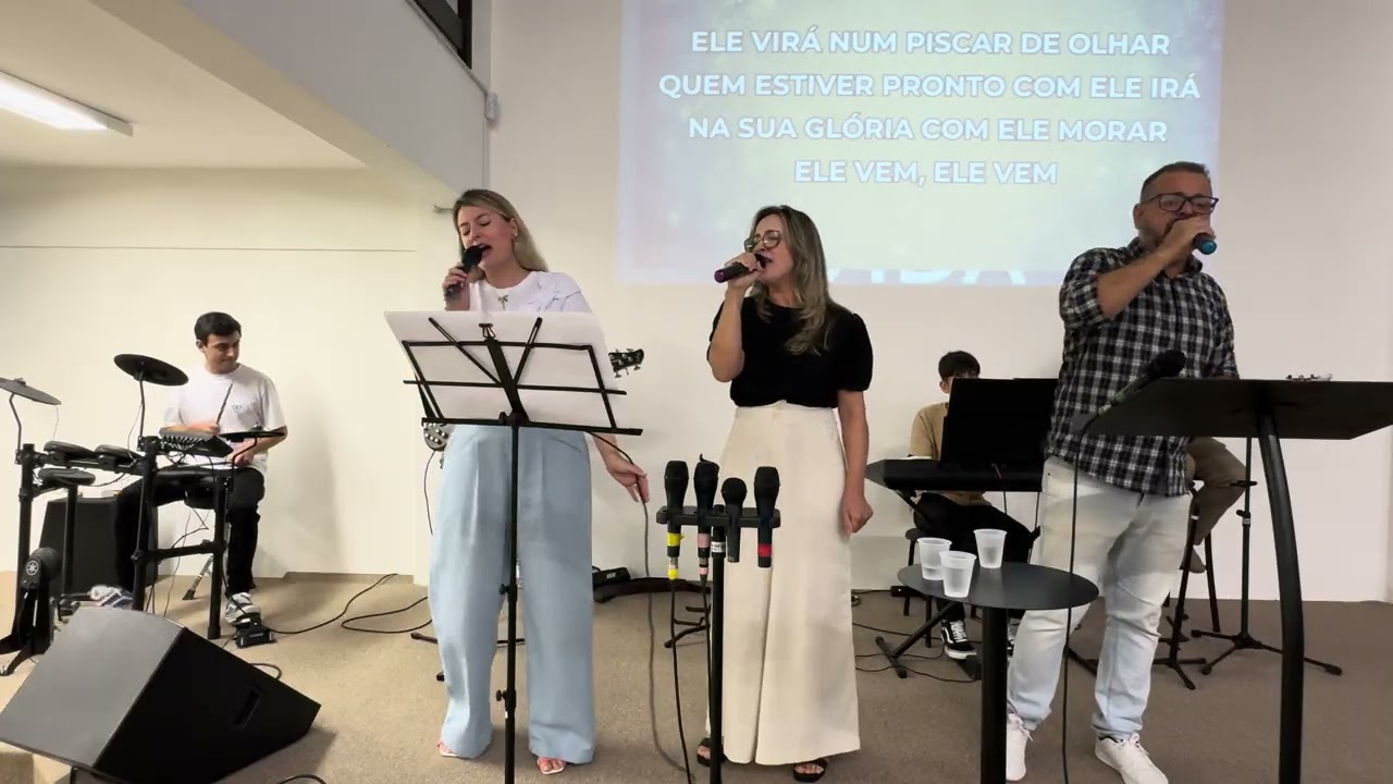 Grupo de louvor / culto de domingo / 15/02/2026
