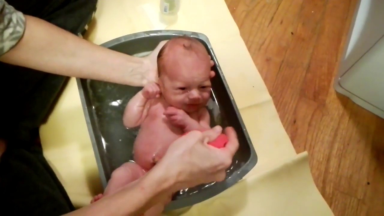 Princess Zelda's first bath at home