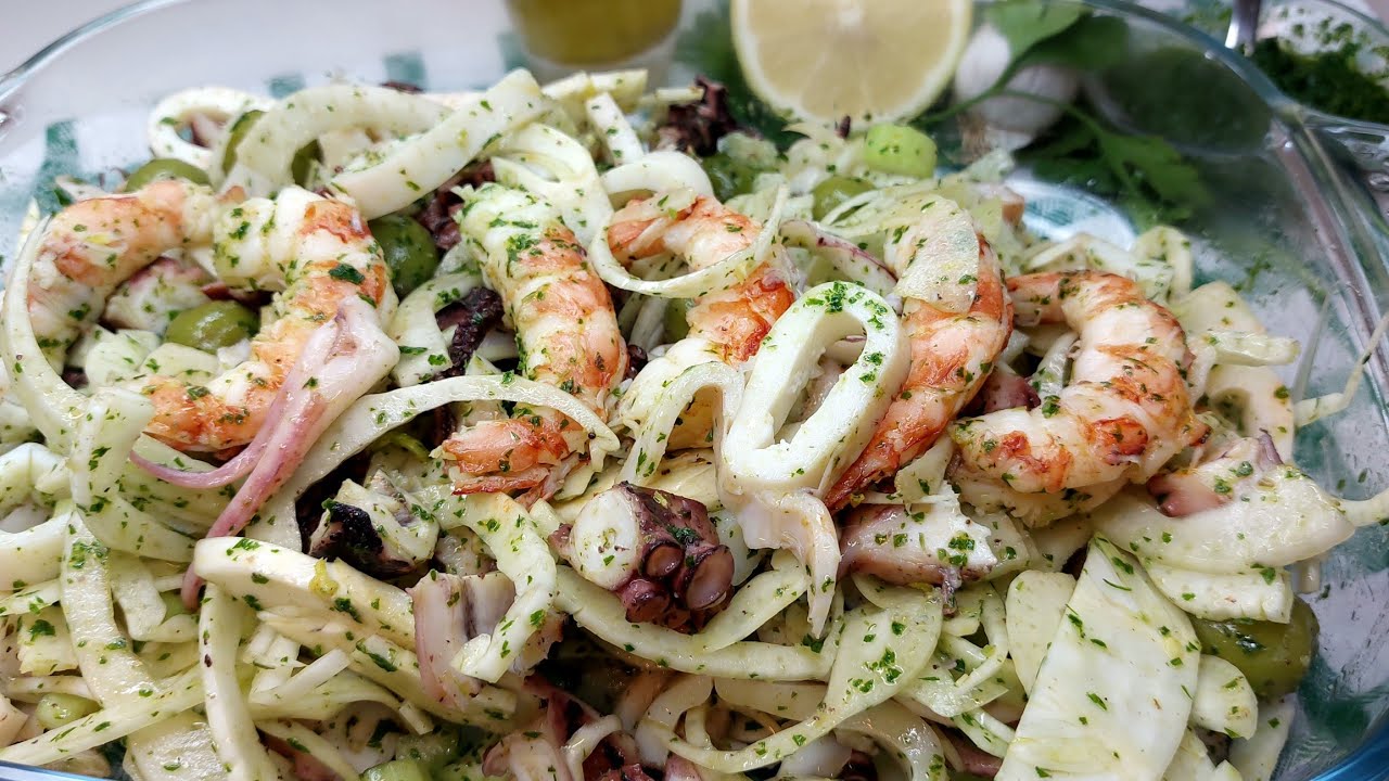 Insalata di gamberi, calamari e polpo con cottura a vapore ,esplosione di bontà