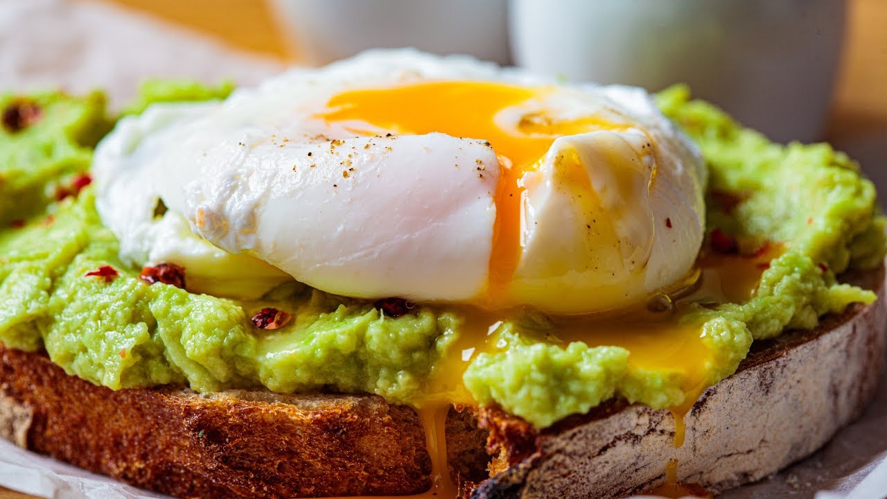How to Make the Cheapest, Fastest Breakfast | Avocado toast with Egg #Cookstrel
