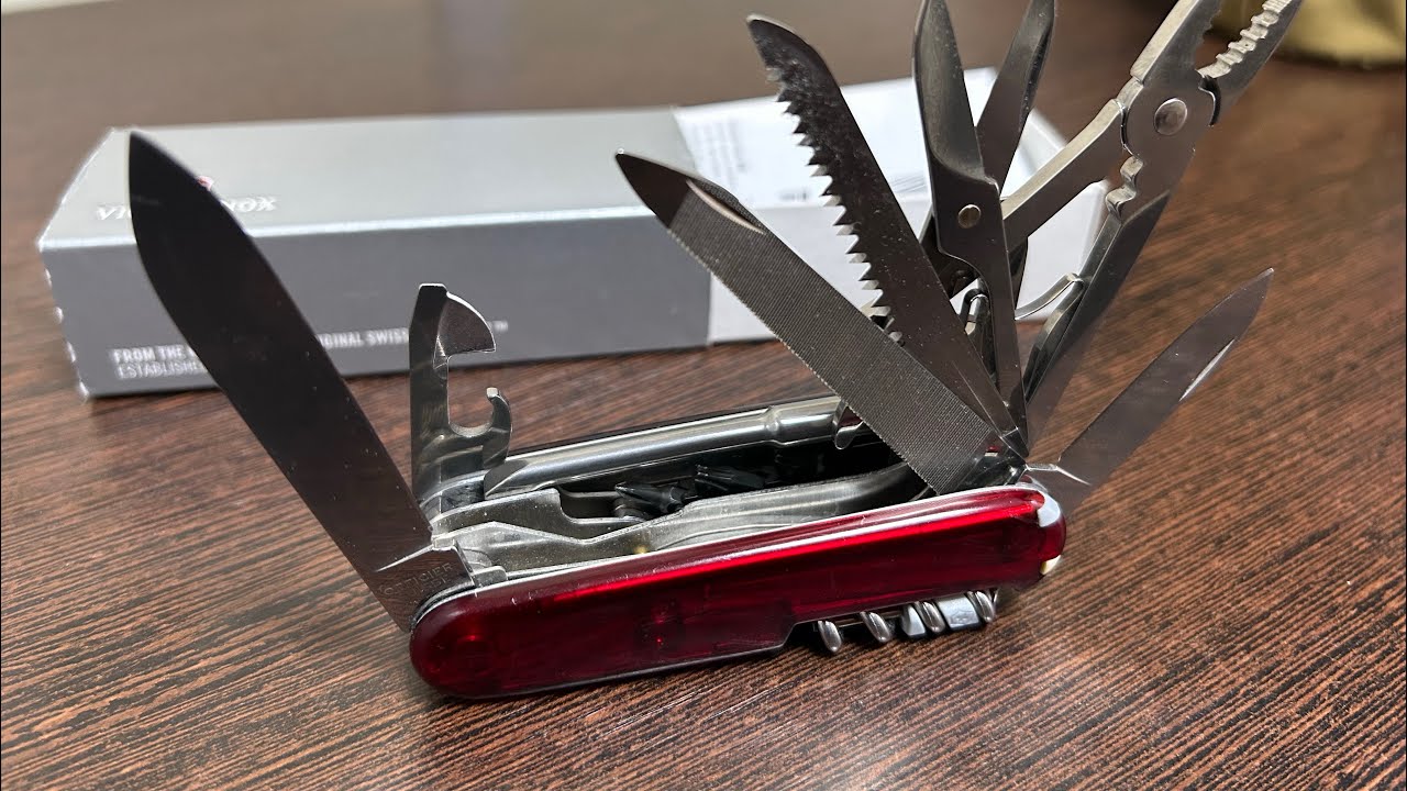 Victorinox Cybertool L (41). Каждый день в течении шести месяцев.
