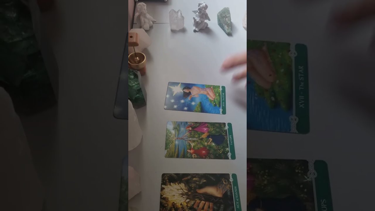 TIRAGEM: ❤️ O que ele(a) sente por você HOJE?