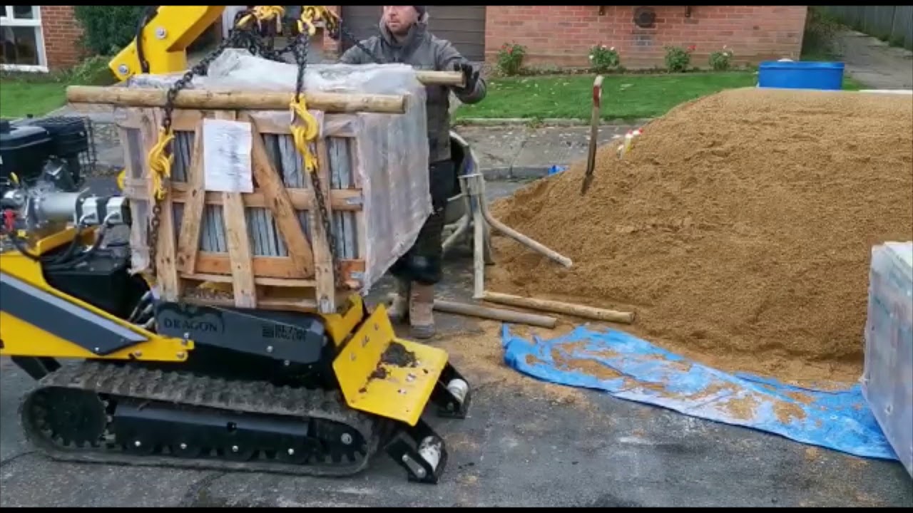 LF750 Lifter transporting pallet of slabs