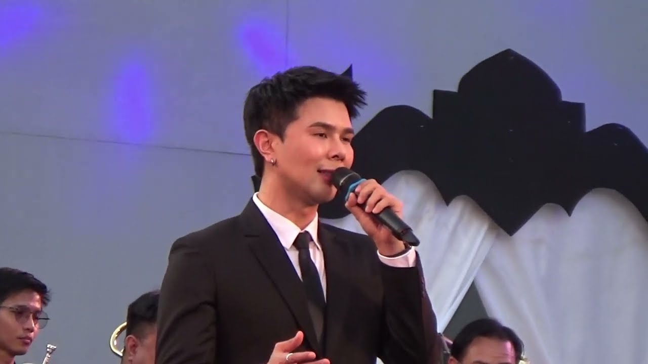 เพลงอาลัยรัก ขับร้องโดย อิสรพงศ์ ดอกยอ - โครงการแสดงดนตรีสำหรับประชาชน ปีที่ ๖๙ ณ สังคีตศาลา ๑ มี.ค.