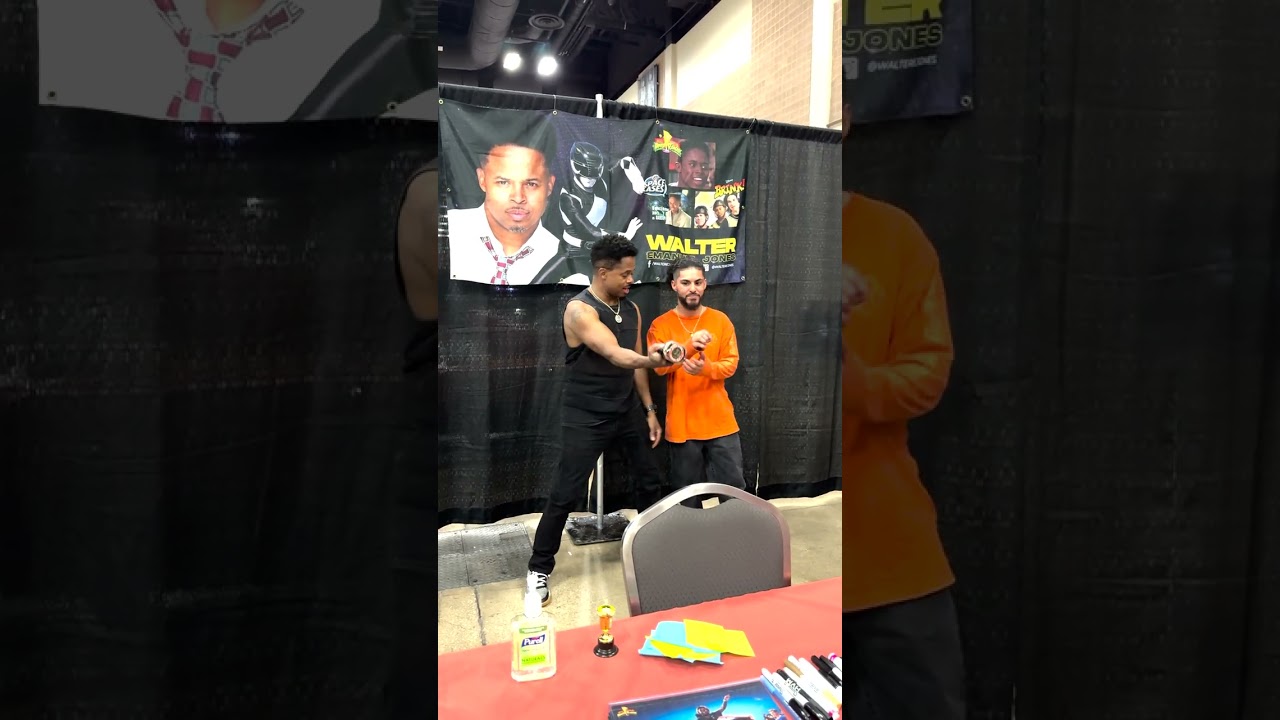 🤖 Watch Walter Emanuel Jones, the original Black Ranger, groove with fans! 🕺✨ #powerrangers