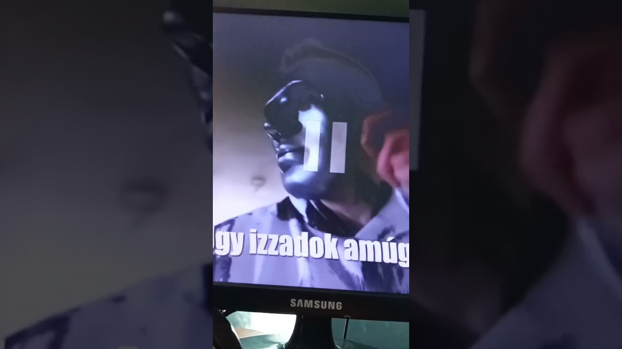 Alex amikor fog&oacute;