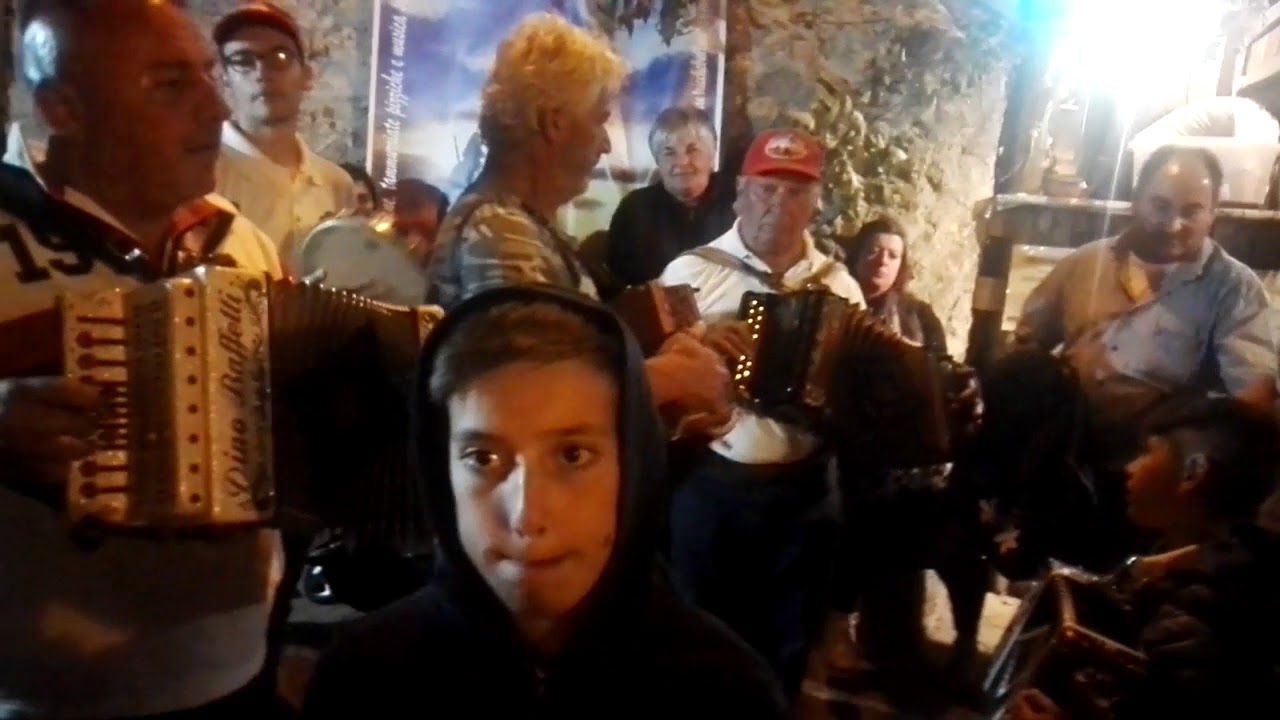 Lanternina Folk a CANNALONGA 8