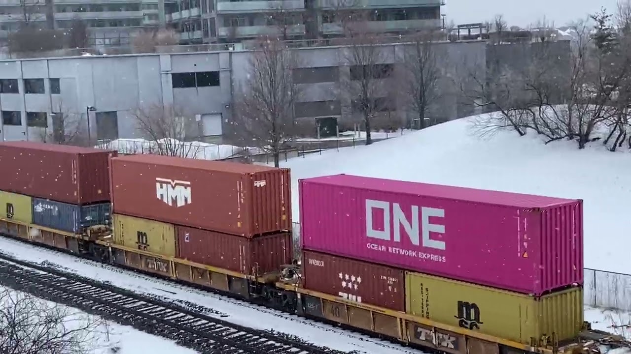 Repainted BCOL mid DPU! CN Q106 lead by EX CREX 2773, 4647 & rear DPU 3261 in Richmond Hill ON