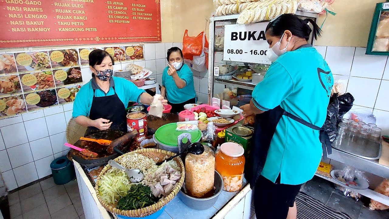 LOTEK MAHMUD LEGENDARIS DI BANDUNG SEJAK TAHUN 1973 - INDONESIAN STREET FOOD