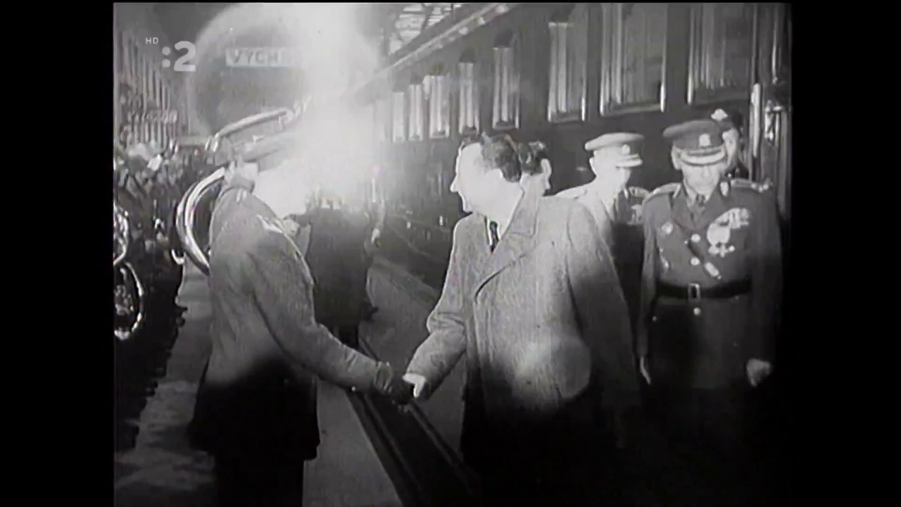 Gottwald jede vlakem z Prahy do Bratislavy (1948)