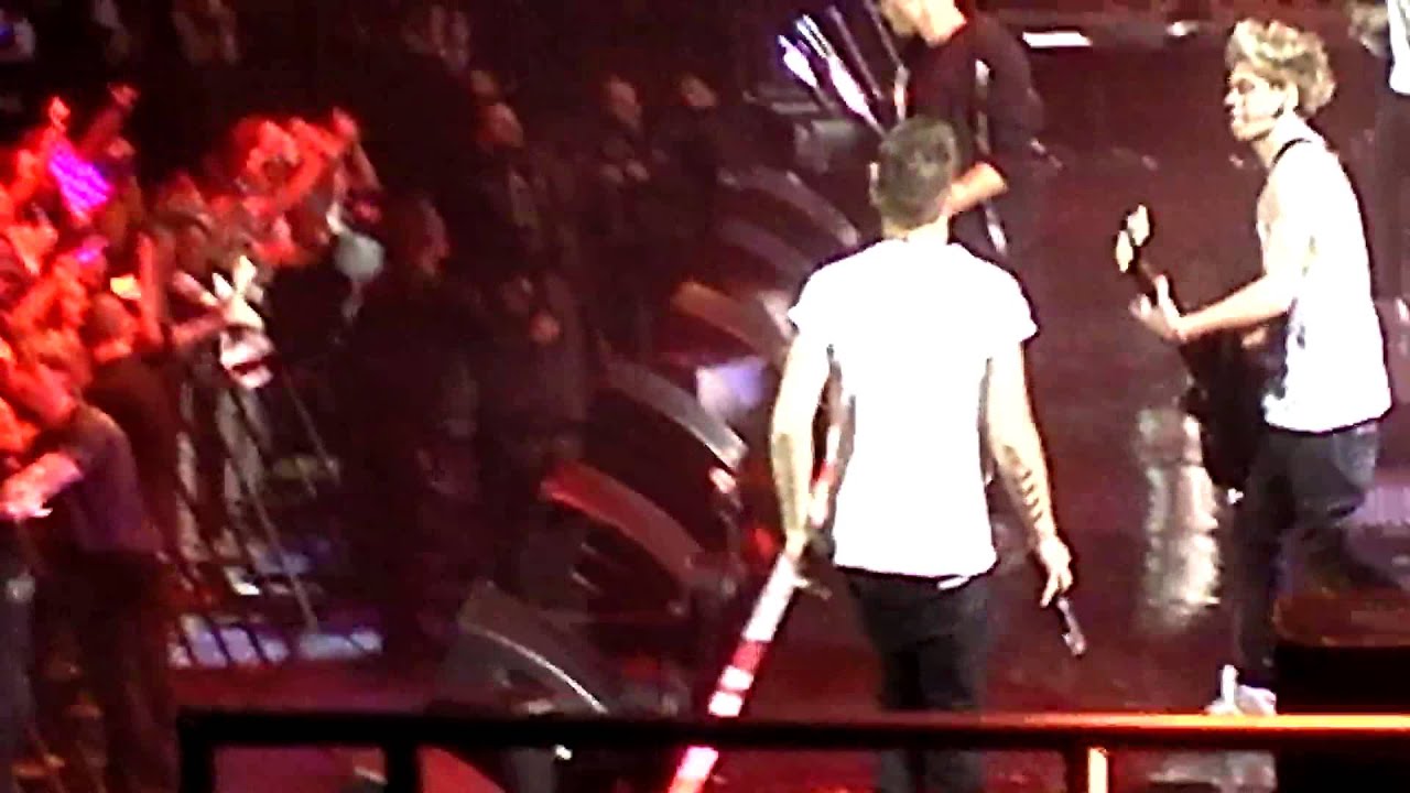 One Direction // Teenage Dirtbag // Belfast 10.03.13