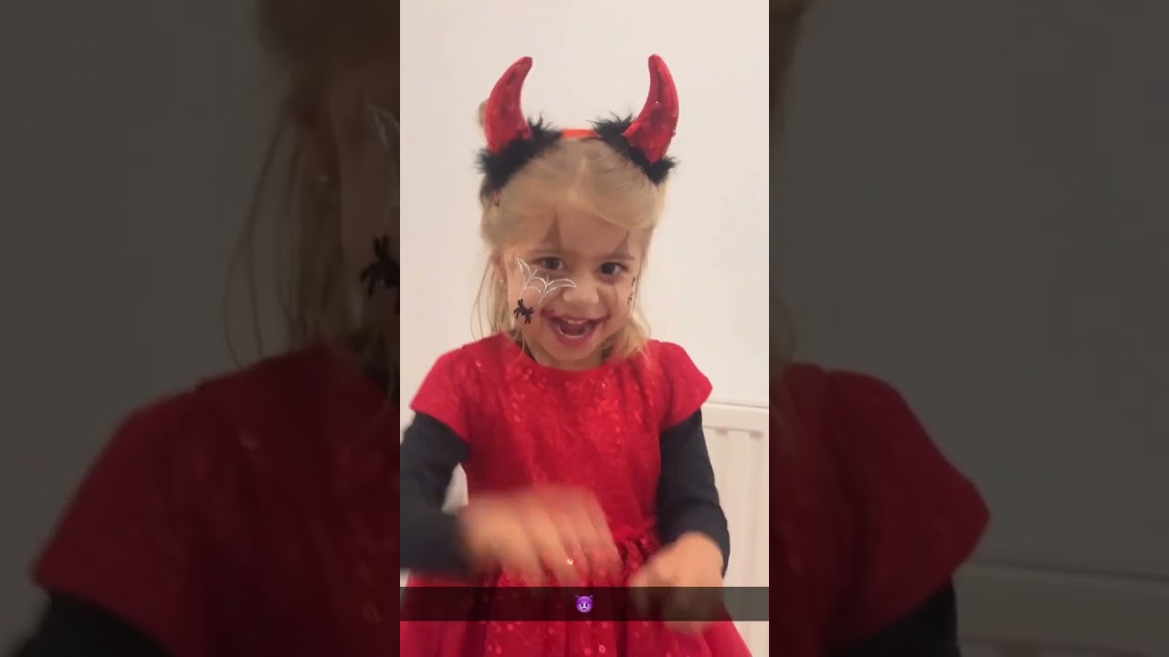Elisa in haar 🎃 helloween kostuum