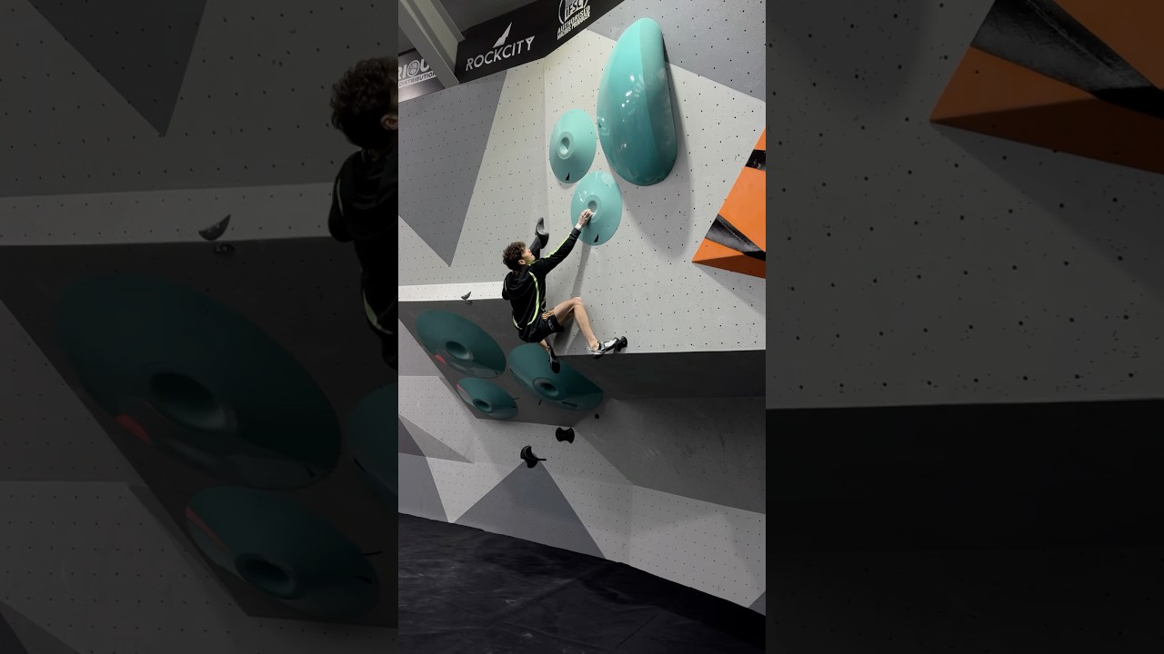 Big Boulder 🛸👀 #bouldering #climbing #escalade