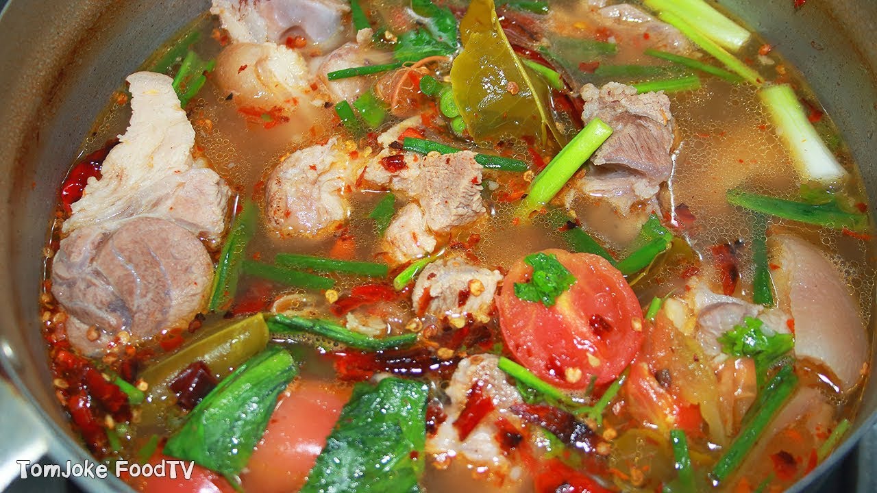 ต้มยำขาหมู เมนูต้มยำแซ่บๆไม่ยากอย่างที่คิด Spicy Pork leg soup
