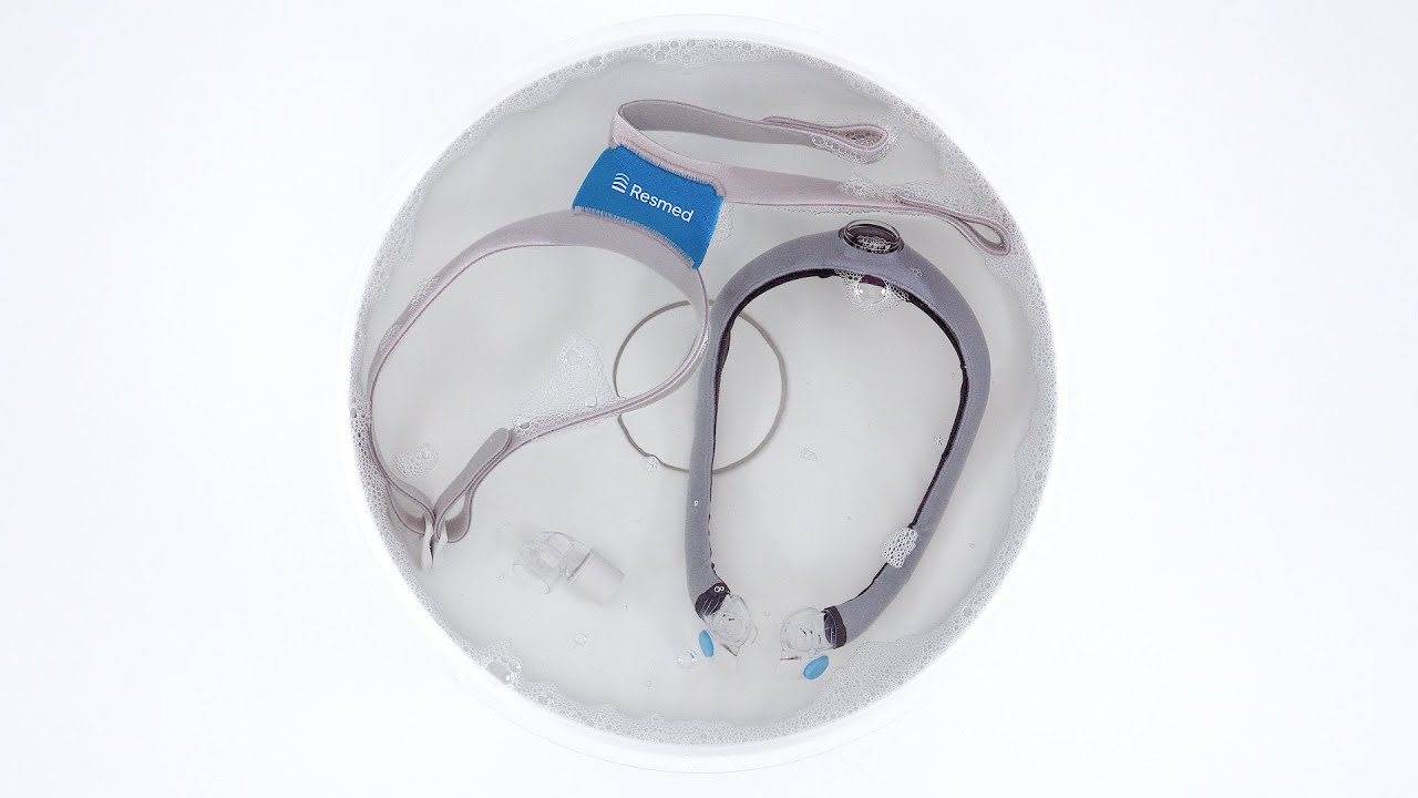 Resmed AirTouch F30i - Clean and care for your mask