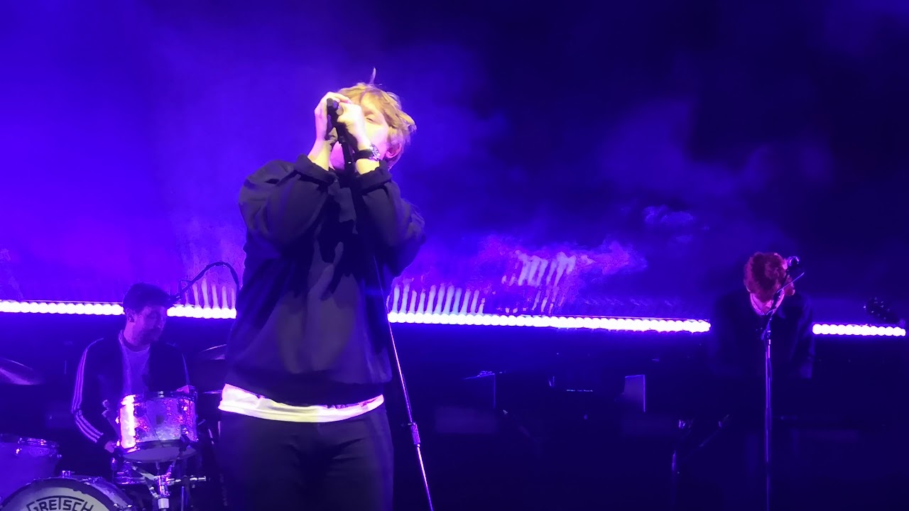 Lewis Capaldi - One [Live in Prague]