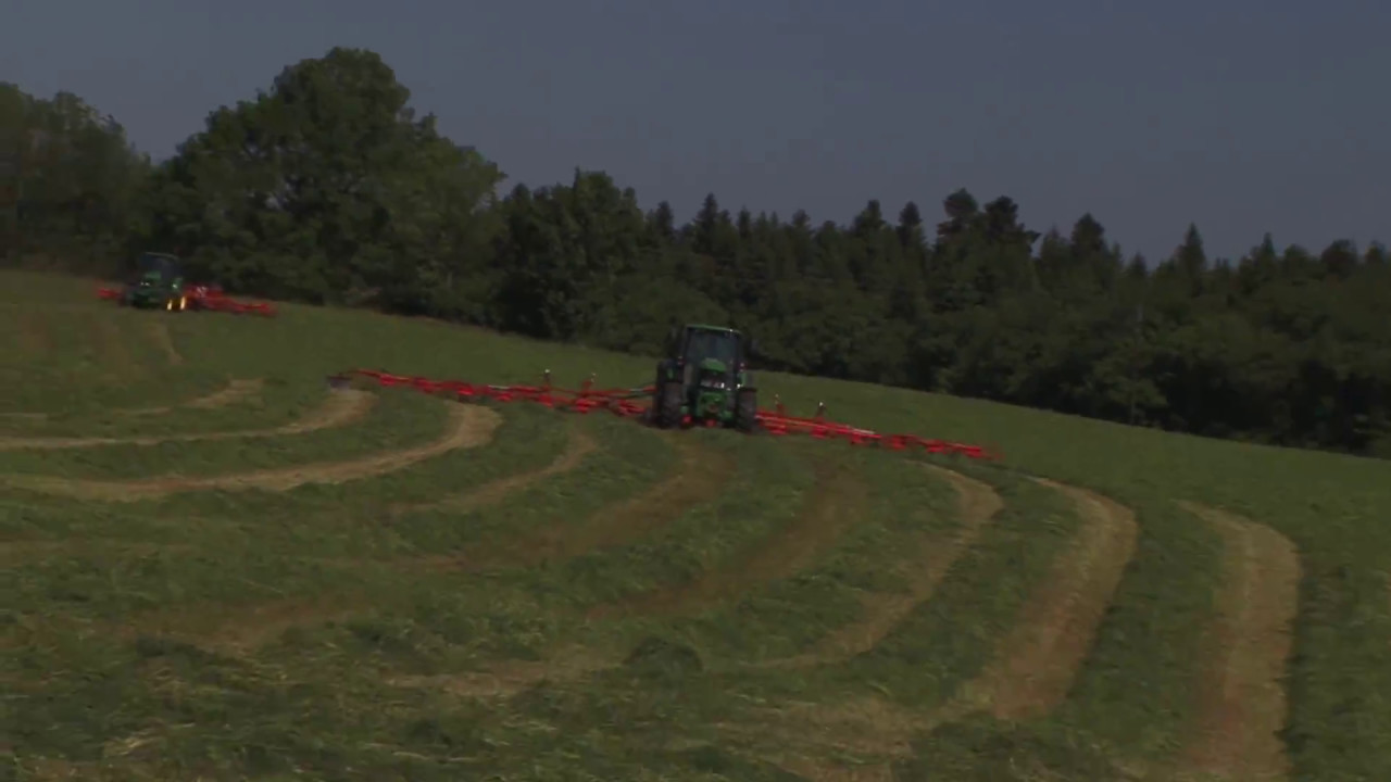 KUHN GF 13012 / 17012 - Girofaneurs (En action)