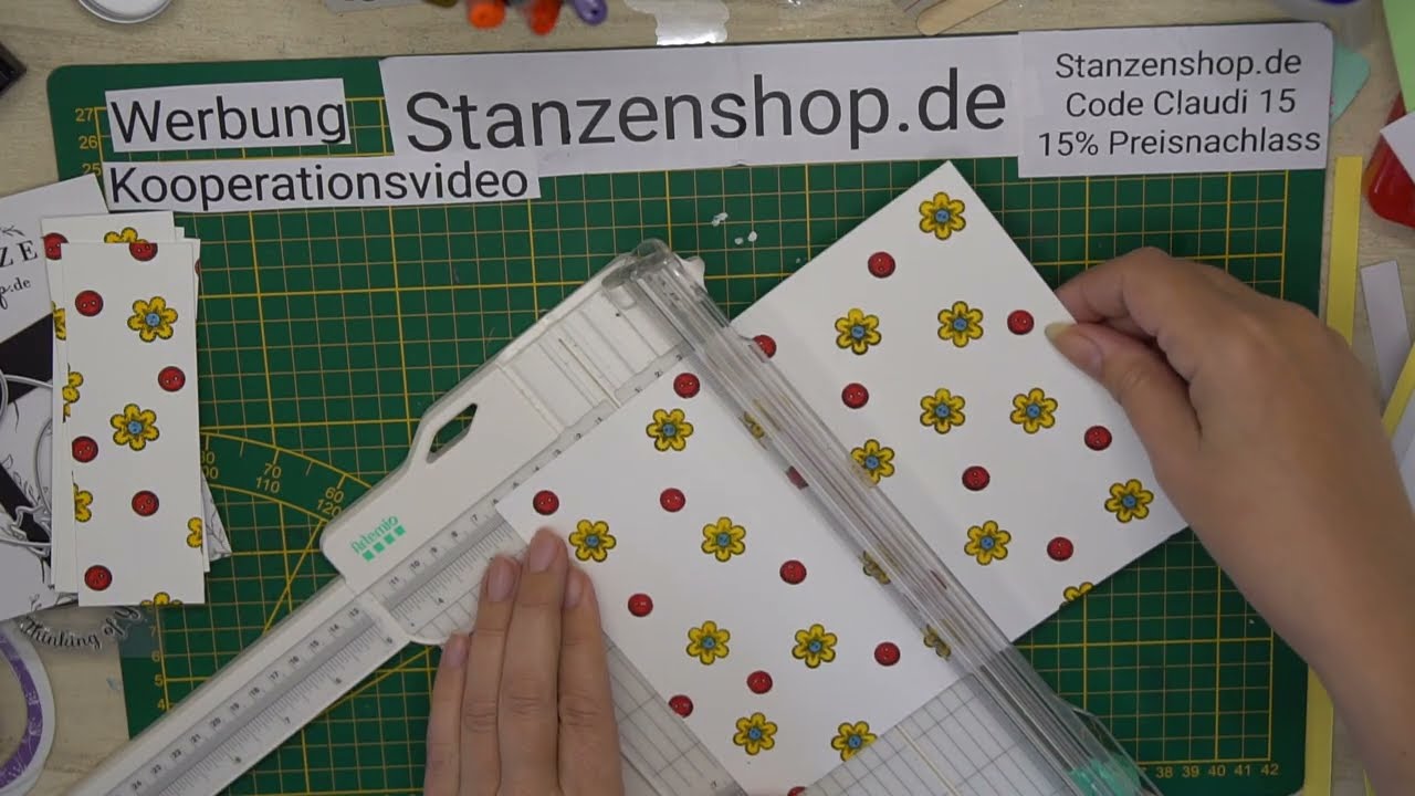 Eine Karte mit selbstgemachtem Designpapier.