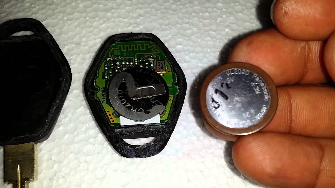 BMW Diamond Shape Ignition Key Fob Battery Removal