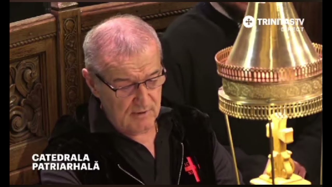Gigi Becali cântă la strana Catedralei Patriarhale