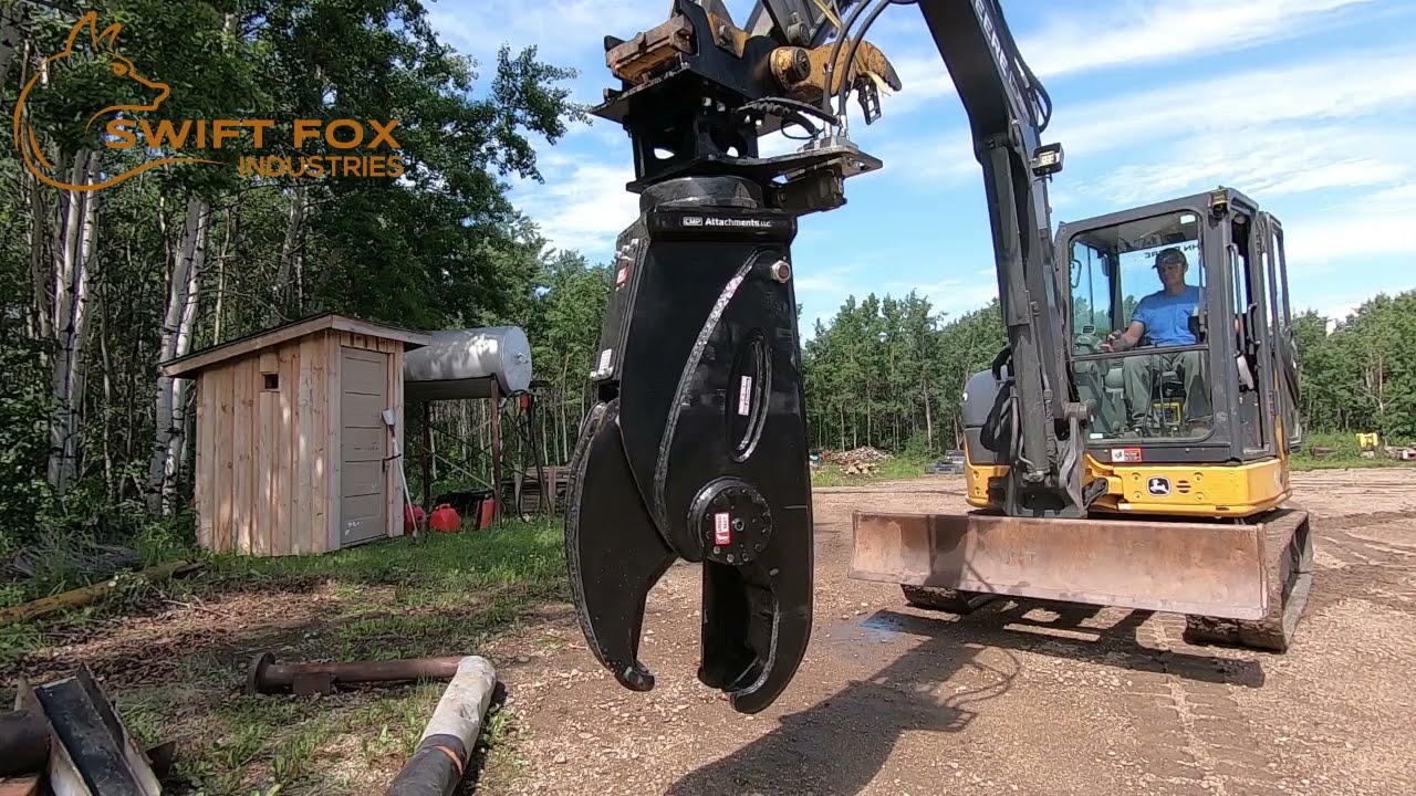 Rotating Metal Cutting Shear for Excavator or Skid Steer