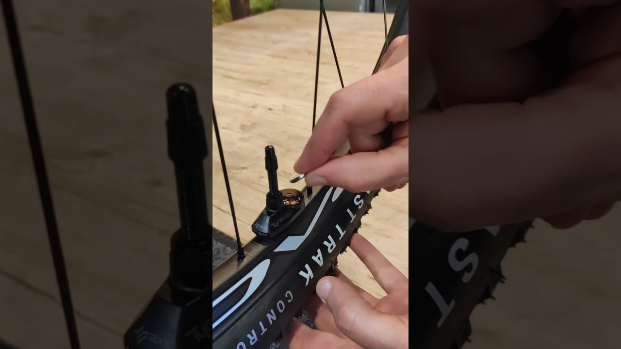 How to activate battery: Quarq / SRAM TyreWiz 2.0 