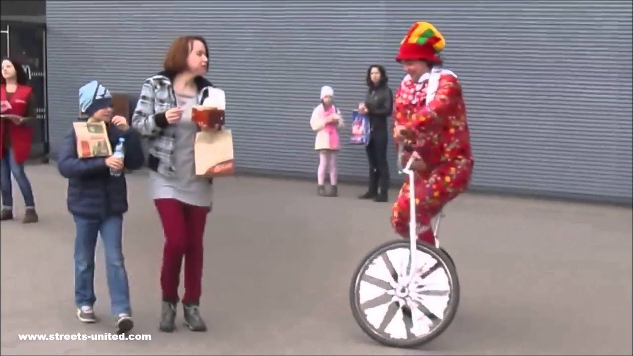 Professional Street Clown