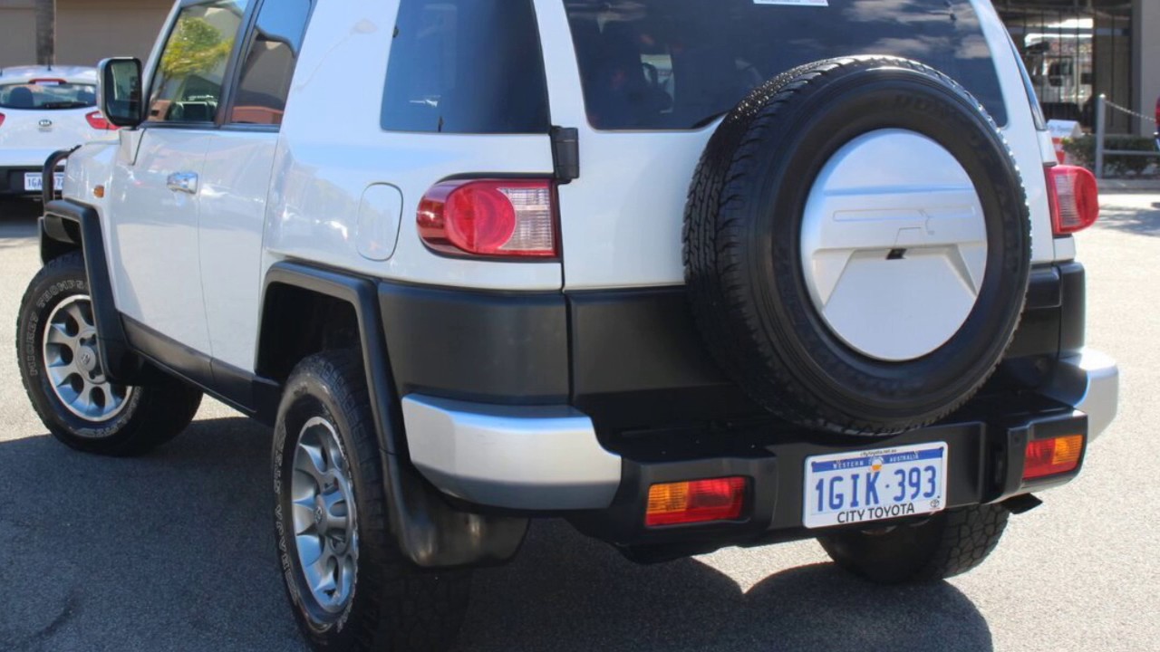 2013 Toyota FJ Cruiser GSJ15R French Vanilla 5 Speed Automatic Wagon
