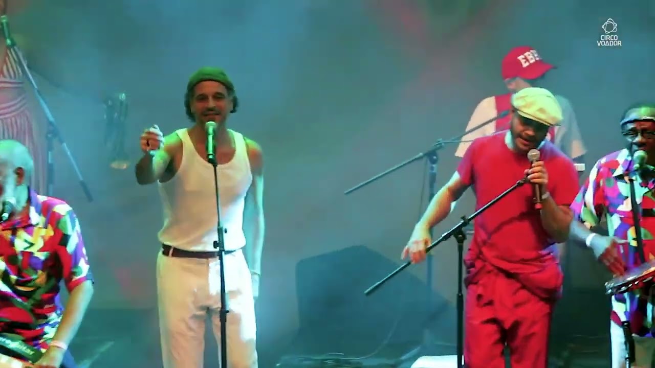 Fino Coletivo Convida Trio Mocotó :: 25/11/23 :: ao vivo no Circo Voador