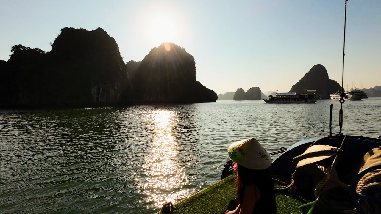 Đi Hang Sửng Sốt & Sunset Party trên tàu | Tour Du lịch Vịnh Hạ Long | Viet Nam Travel